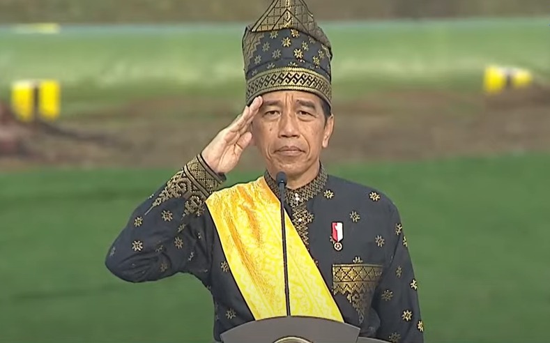 Gunakan Baju Kesultanan Melayu Riau, Presiden Jokowi Pimpin Peringatan Hari Lahir Pancasila 2024 Di Kota Dumai