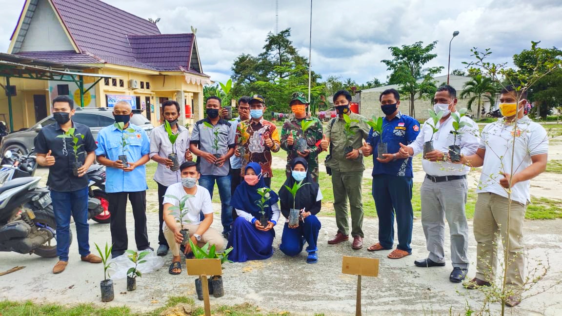 CV. BSI Dan Lembaga Jemad Kembali Tanam Manggis Bersama Karang Taruna Serta Lurah Kampung Baru