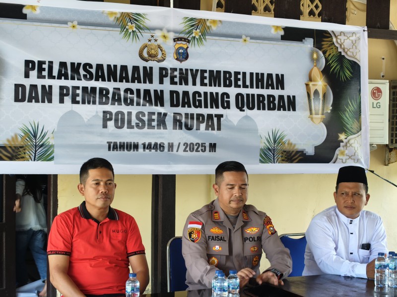Pelaksanaan Penyembelihan Dan Pembagian Daging Qurban Polsek Rupat 1446 H Tahun 2025 Berjalan Lancar Dan Penuh Kebersamaan