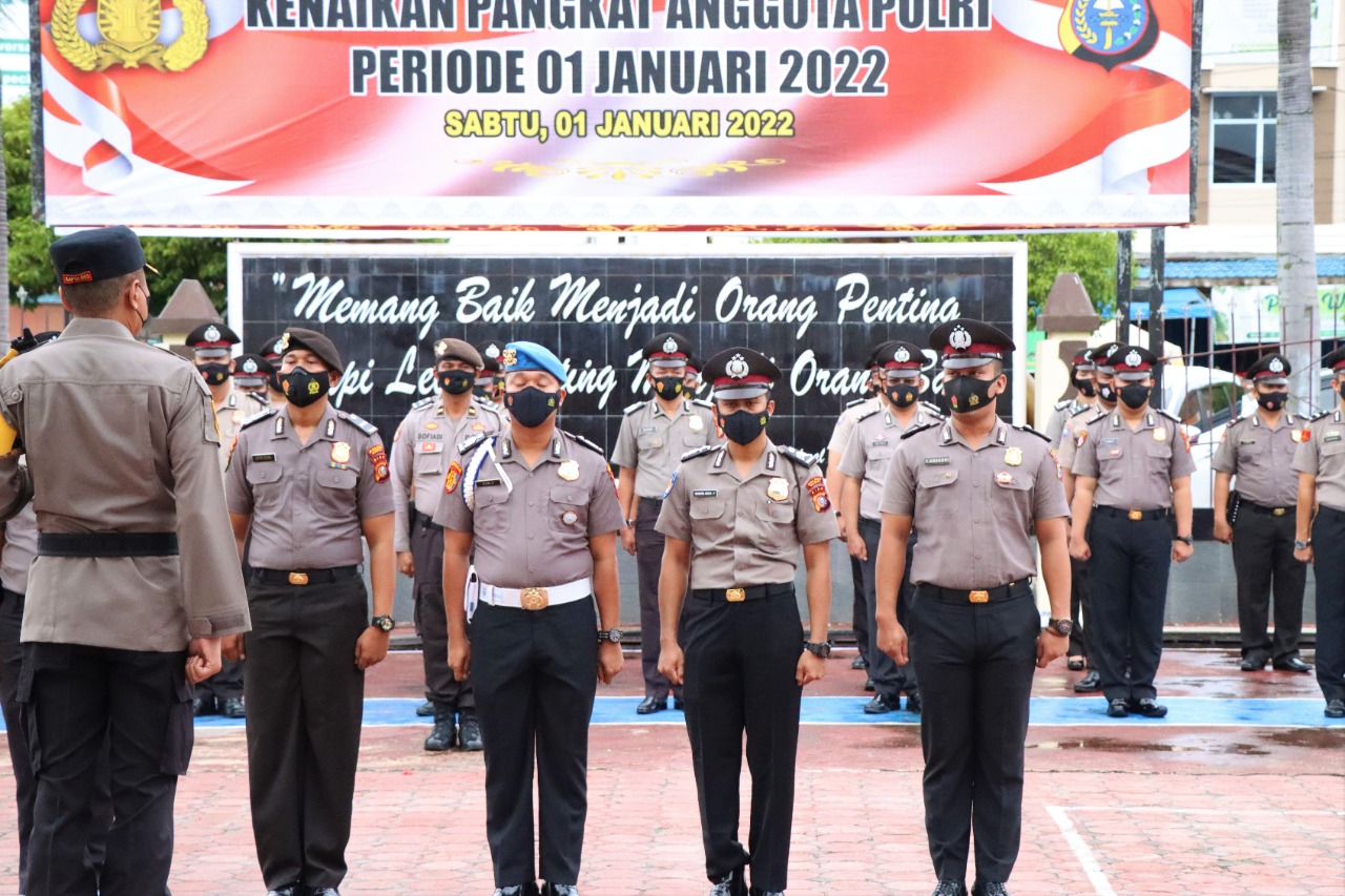 Kapolres Dumai Pimpin Upacara Laporan Kenaikan Pangkat Anggota Polri Periode 01 Januari 2022