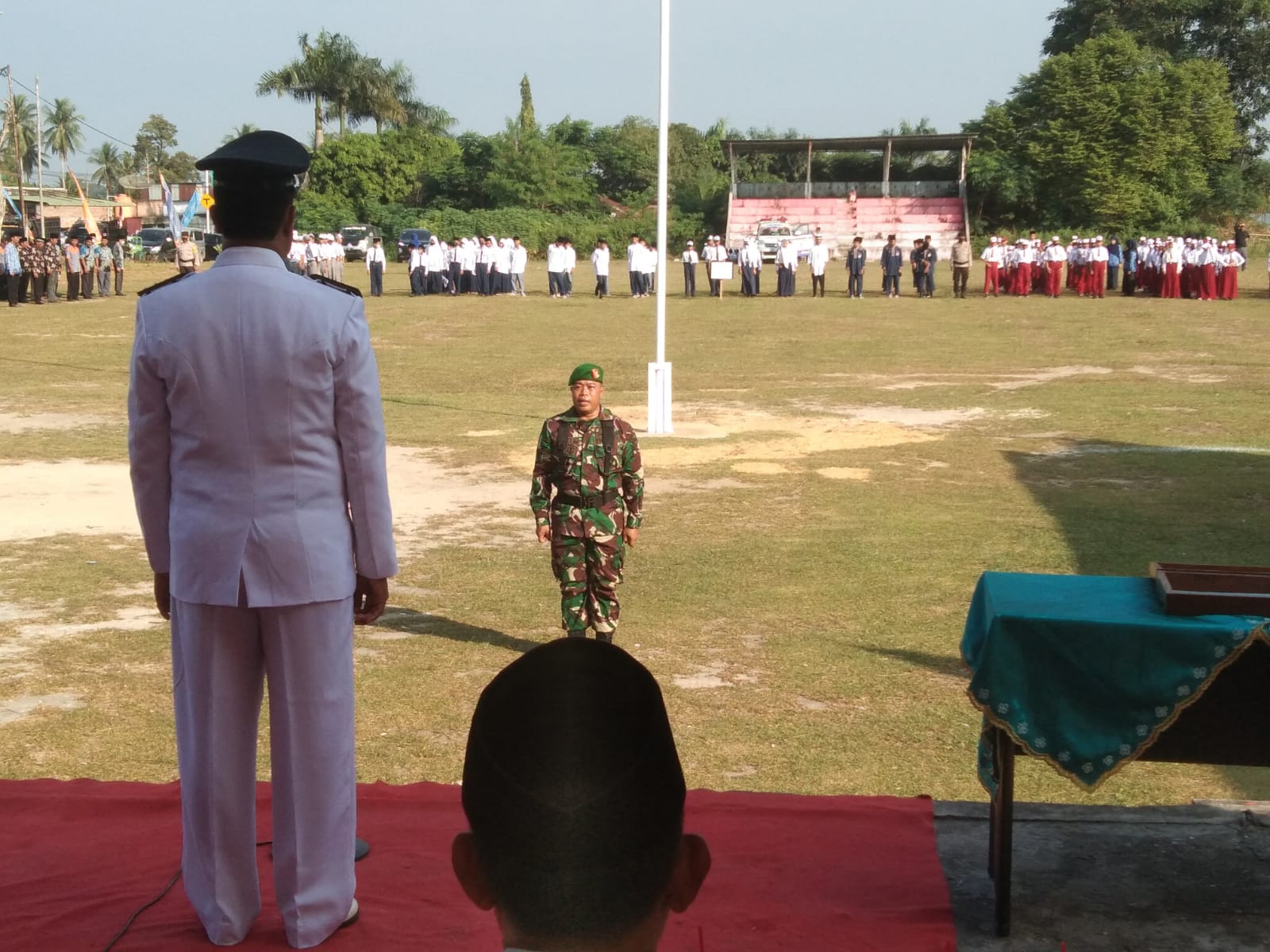 Upacara Bendera Sempena HUT RI, Babinsa Jadi Komandan Upacara