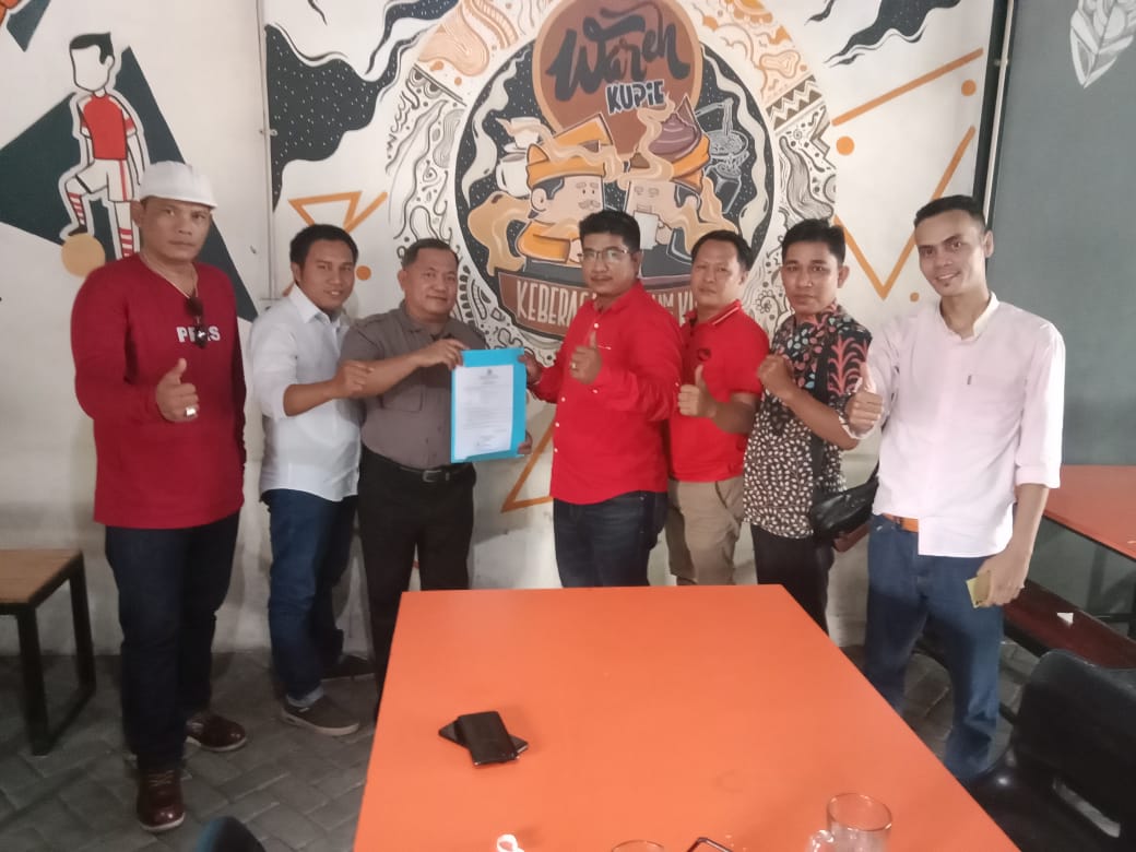 Ketua DPD PJS Riau Wahyudi El Panggabean Serahkan Mandat Pembentukan DPC PJS Dumai