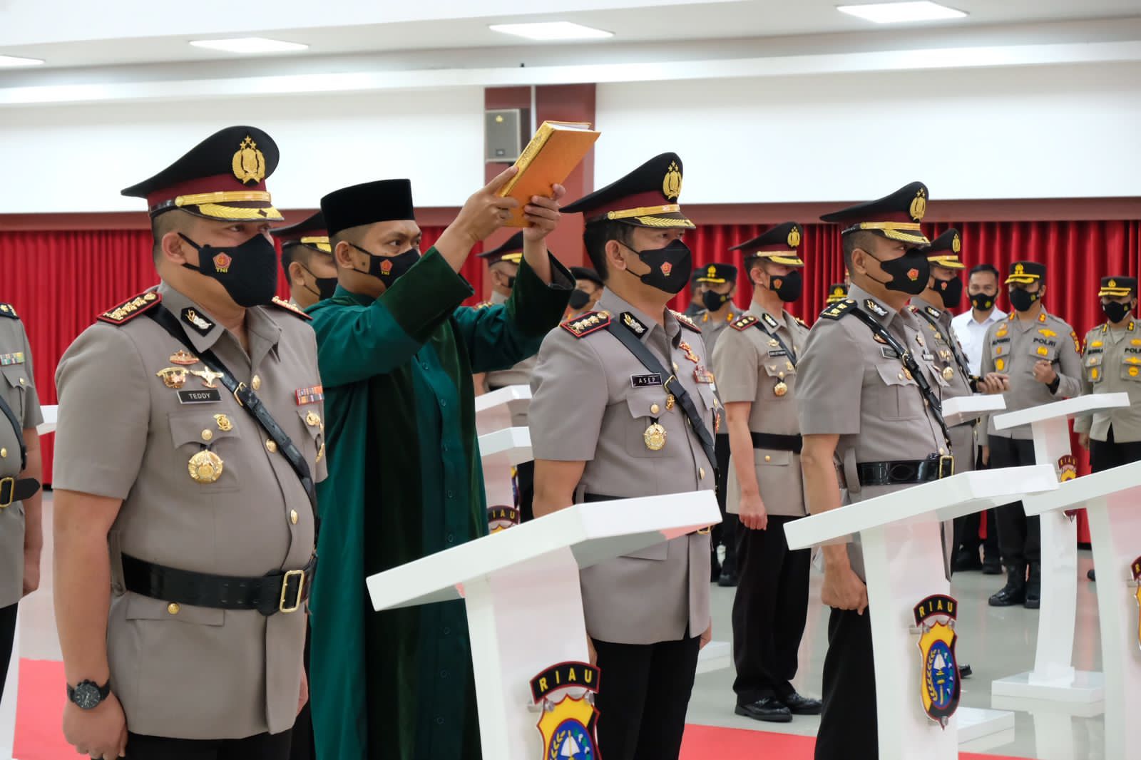 Pimpin Serah Terima Jabatan, Kapolda Riau Irjen Moh Iqbal Tekankan Jaga Marwah Kepolisian
