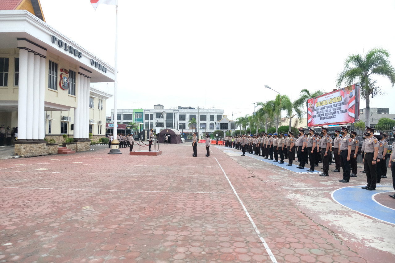 Kapolres Dumai Pimpin Acara Kenaikan Pangkat 75 Personil