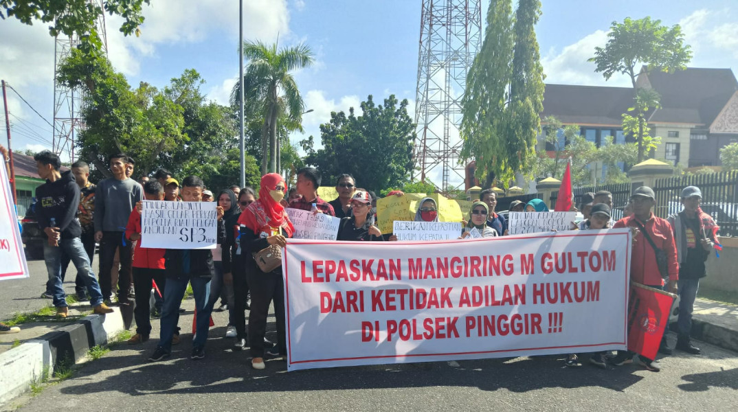 Seratusan Massa SPKN Gelar Aksi Demo Di Mapolda Riau