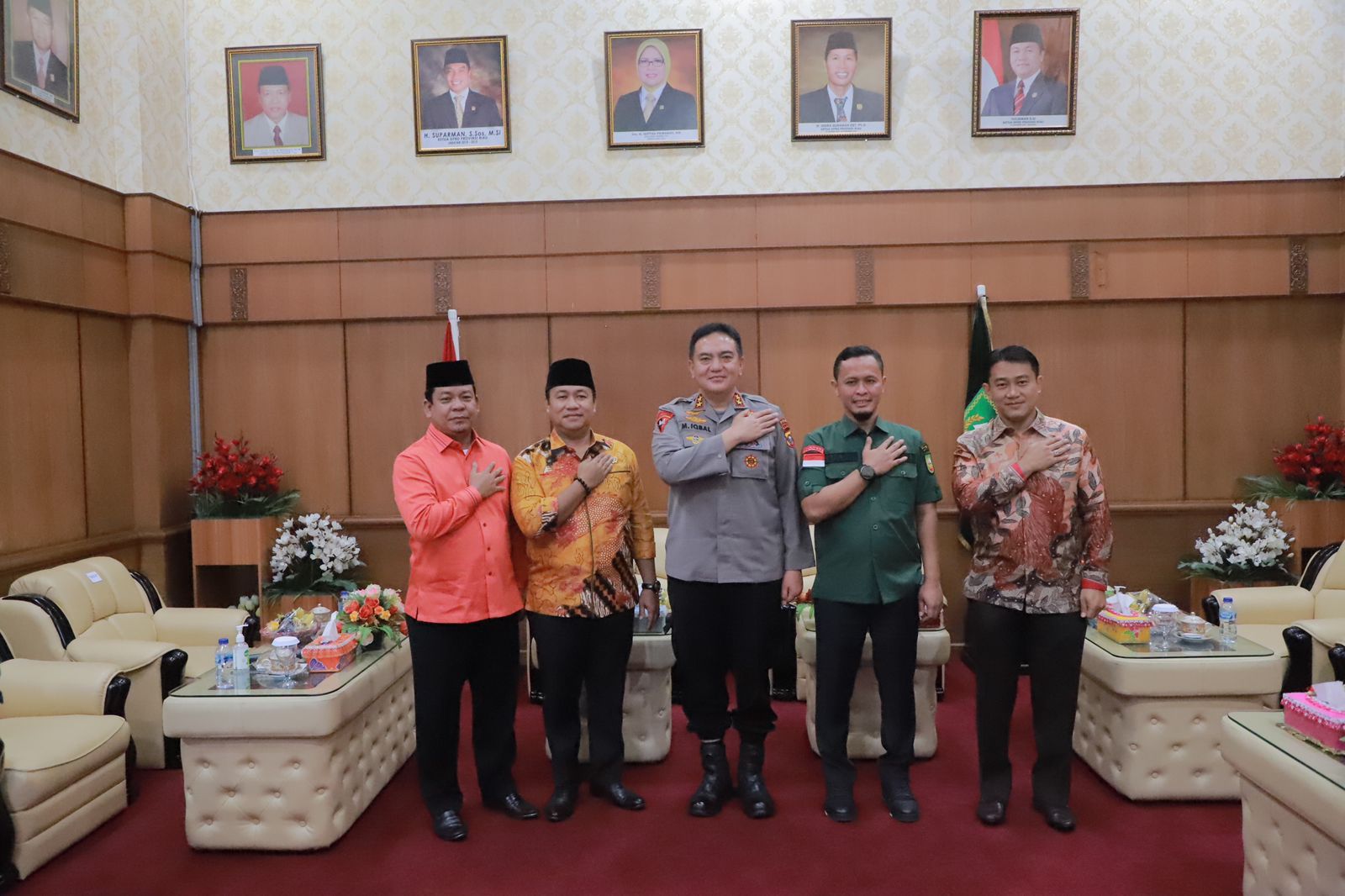 Kapolda Iqbal Kunjungan Silaturahmi Ke Pimpinan DPRD Riau