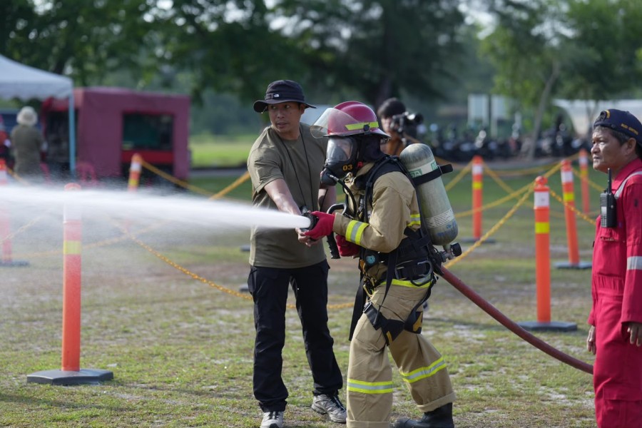 Pertamina Patra Niaga Kilang Dumai Perkuat Kesiapsiagaan Firefighter Melalui Agility Test