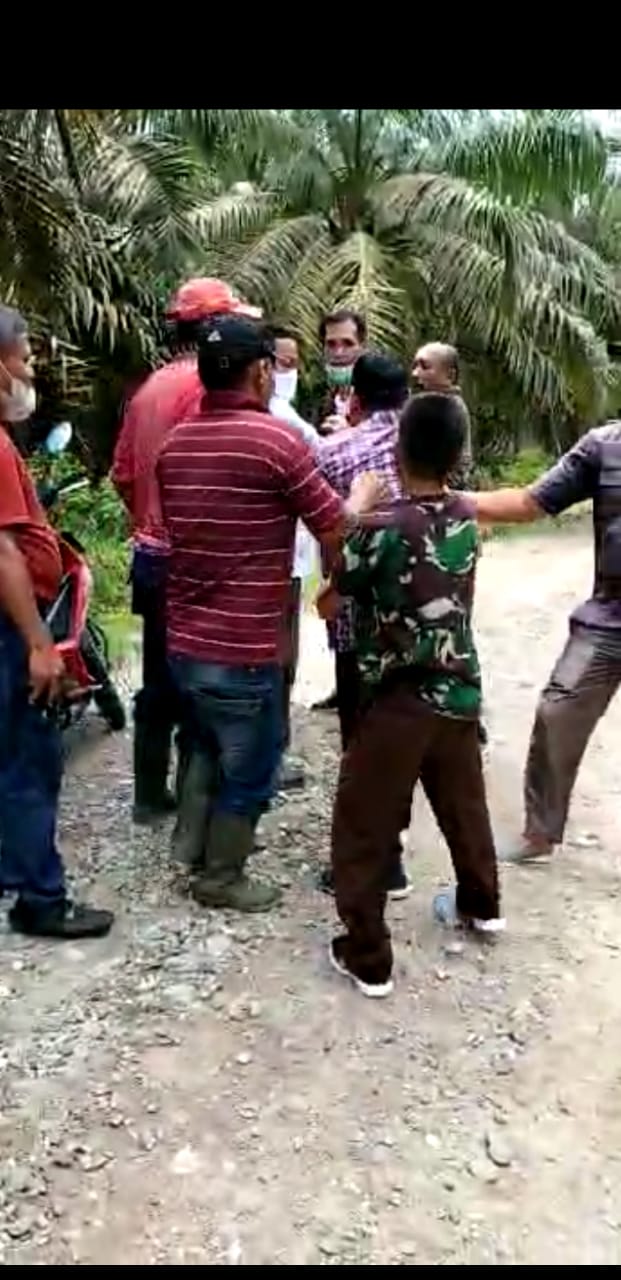 Di Picu Sengketa Lahan, Seorang Oknum Warga Desa Muara Dilam Rohul Ajak Duel Wartawan