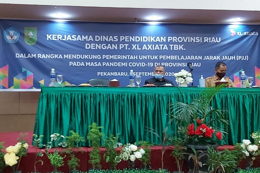 Disdik Riau Kembali Terima Bantuan Kartu Perdana kali ini Dari XL Axiata