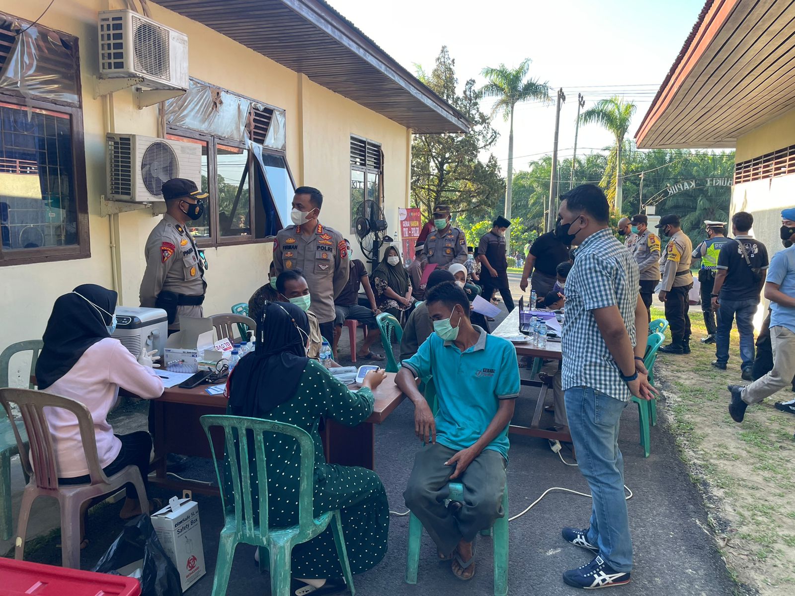 Dir Lantas Polda Riau Laksanakan Pengecekan Vaksinasi Covid-19 Di Polsek Bukit Kapur