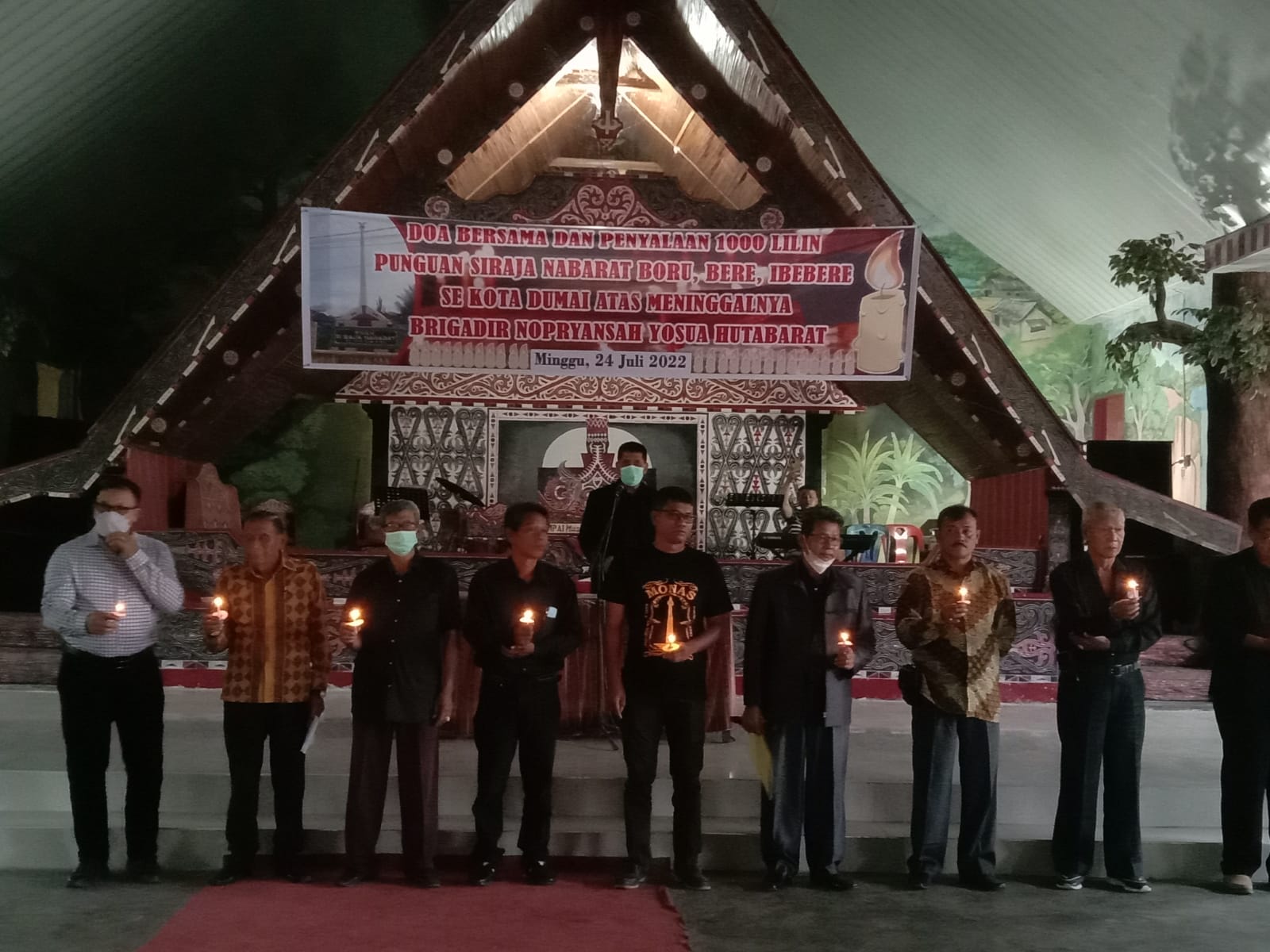 Punguan Si Raja Nabarat Boru, Bere dan Ibebere Se Kota Dumai Adakan Do'a Bersama Bersama Dan Penyalaan 1000 Lilin Atas Meninggalnya Yosua Hutabarat