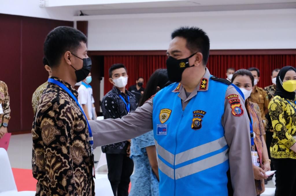 Tanda Tangani Fakta Integritas, Peserta Seleksi Polri Sumber Sarjana Di Mulai. Kapolda Riau : Terapkan Skema Dan Tahapan Seleksi Yang Terbaik