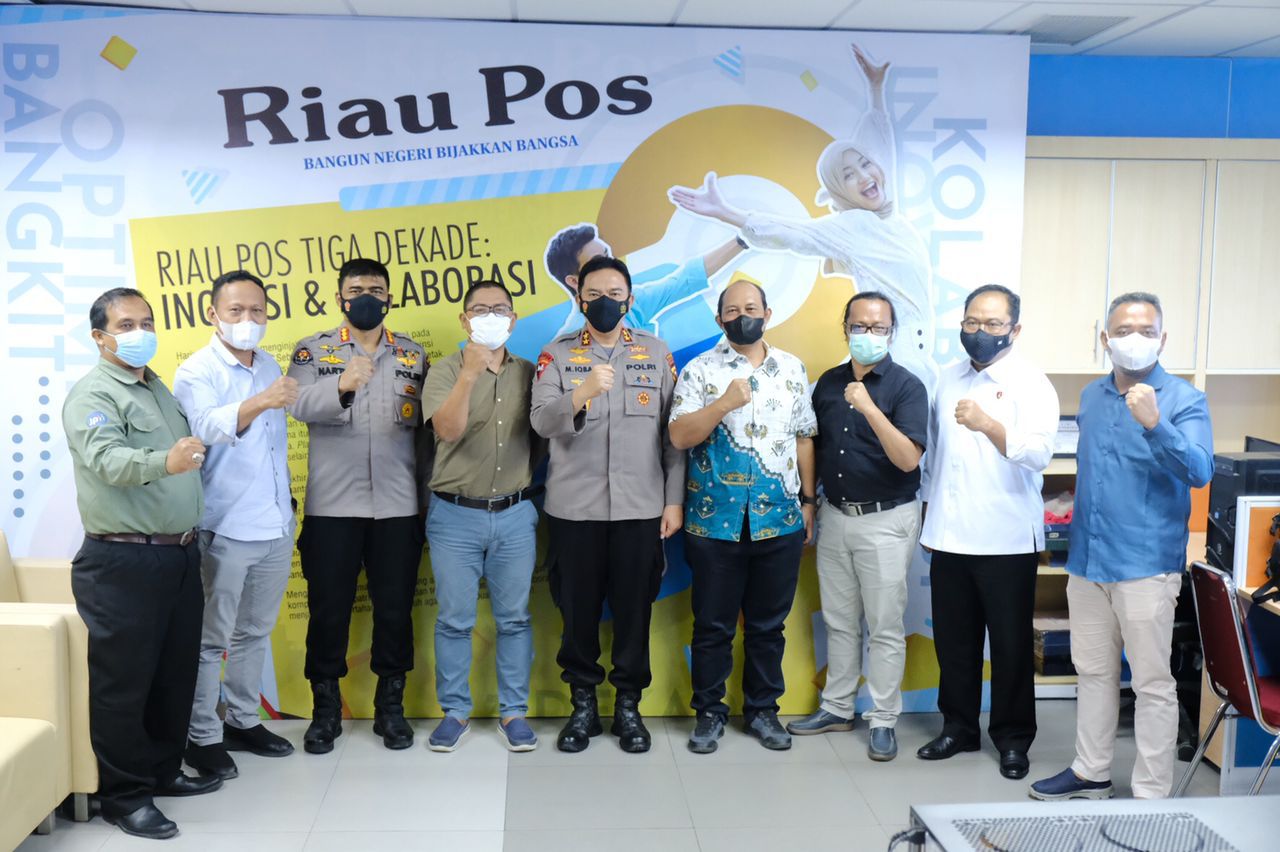 Silaturahmi Ke Riau Pos, Kapolda Iqbal : Hubungan Polri Dan Media Ibarat Ikan Dengan Kolam
