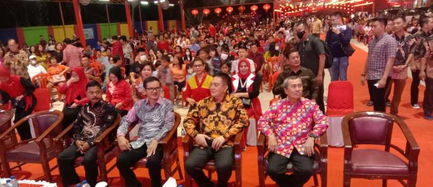 Gubernur Dan Kapolda Riau Menyambangi Perayaan Imlek 2574 Lunar Di Klenteng Hock Long Kiong
