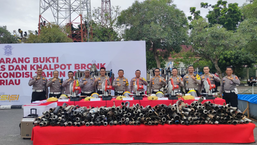 Upaya Cipta Kondisi Jelang Natal Dan Tahun Baru, Polda Riau Musnahkan 1.597 Knalpot Brong