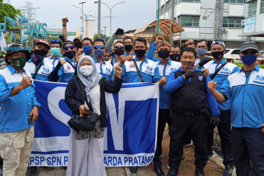 Buruh Jakarta Melawan UU Cipta Kerja