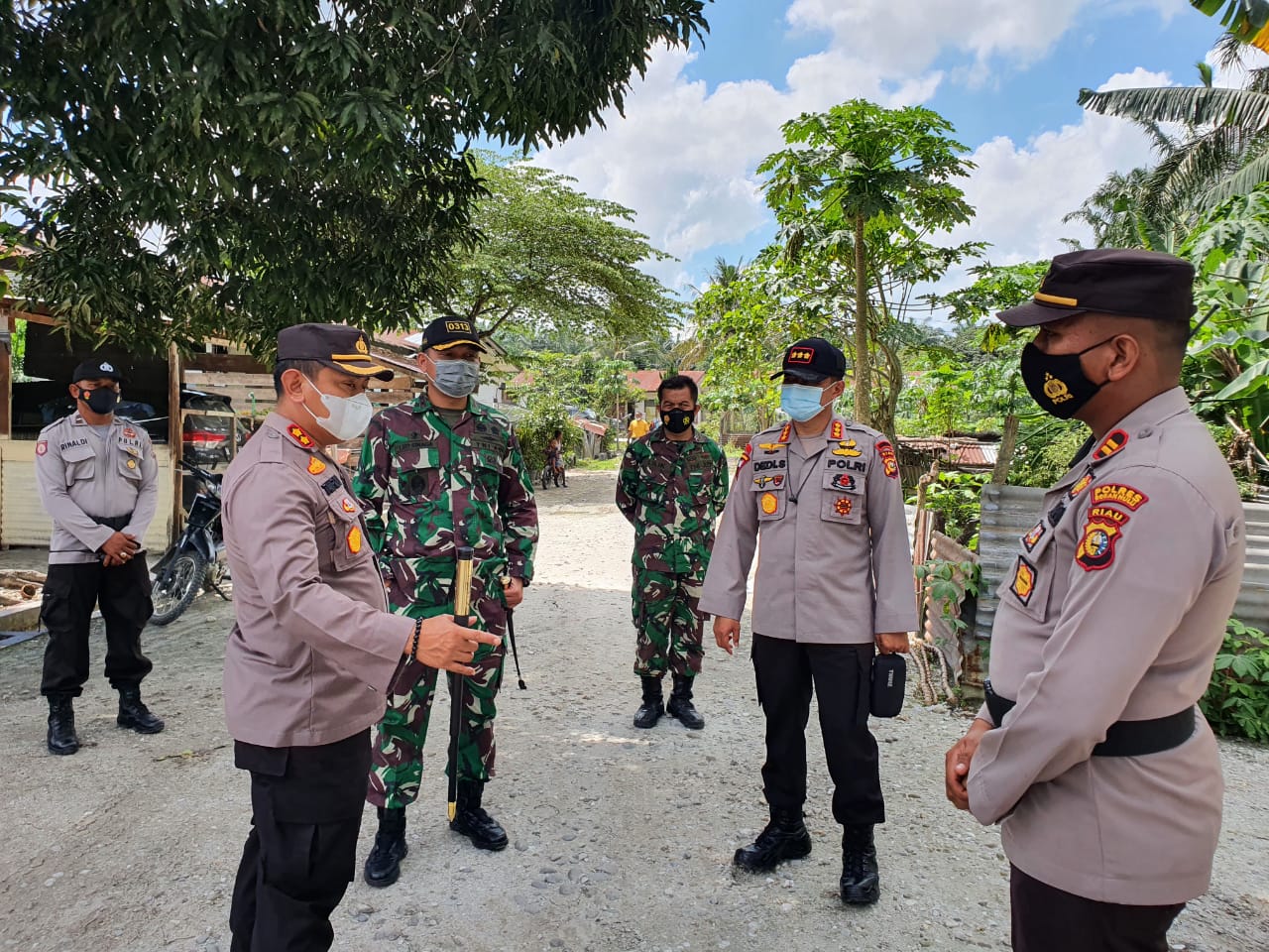 Pasukan Gabungan Bersatu Melakukan Pengamanan Di Lokasi PSU Tambusai Utara