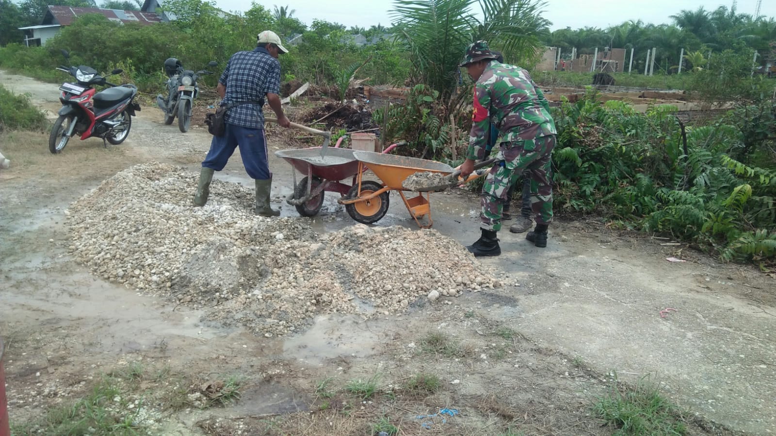 Serda Cerza Katno Laksanakan Pembangunan Pondasi Rumah Masyarakat