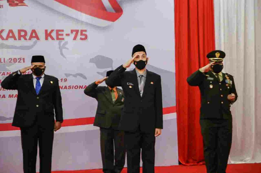 Walikota Dumai Bersama Anggota Forkopimda Menghadiri Upacara HUT Bhayangkara Di Pimpin Langsung Oleh Presiden Jokowi Secara Virtual