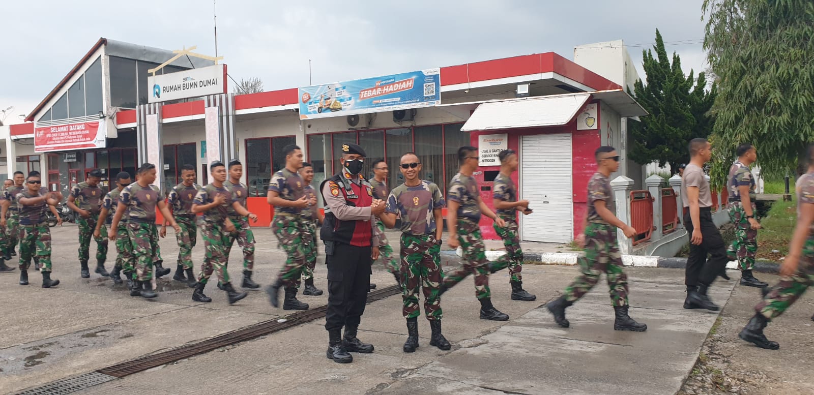 Bentuk Sinergitas TNI-Polri, Polres Dumai Dan Arhanud Rudal 004/WSBY Olahraga Pagi Bersama
