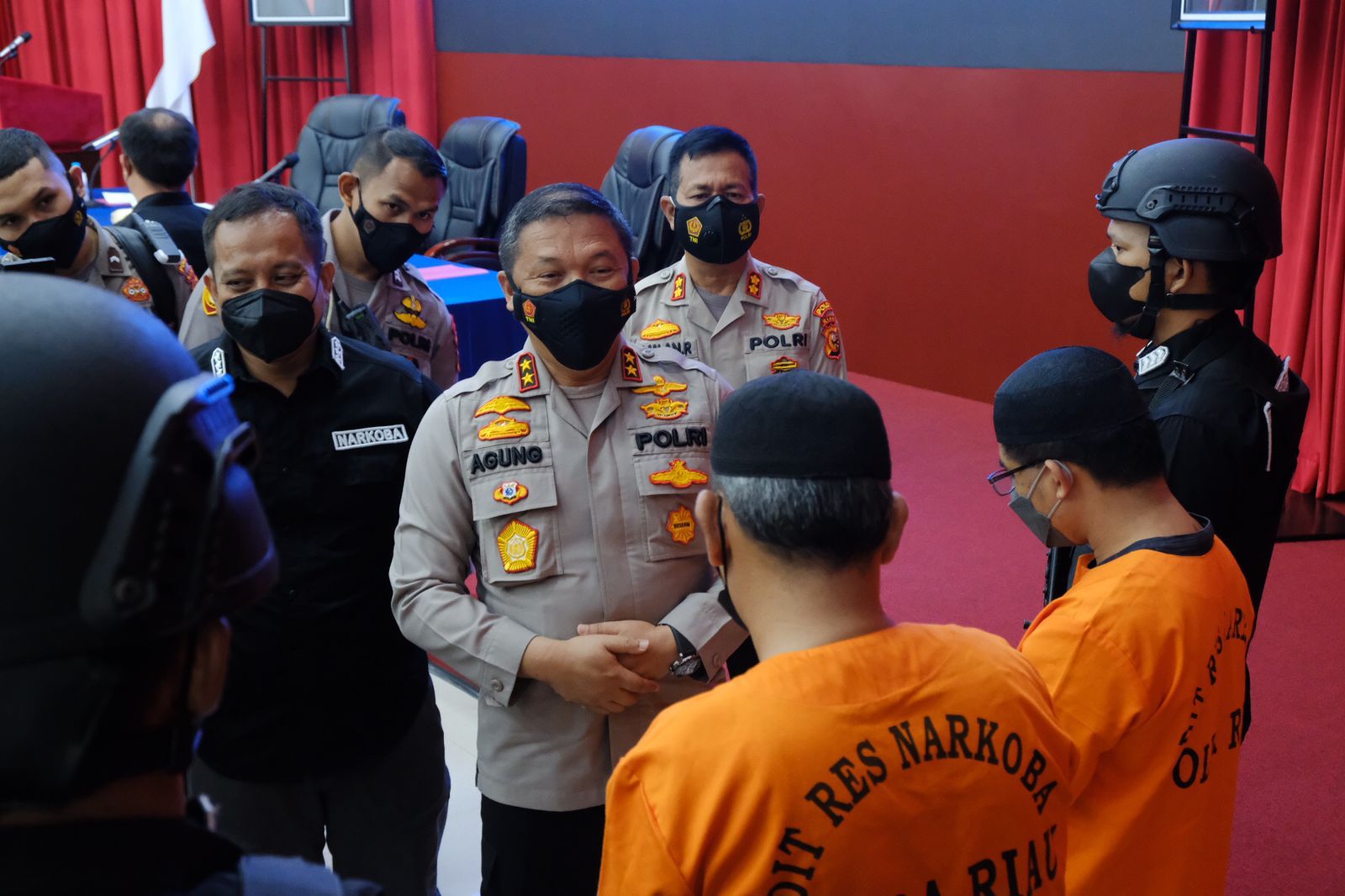 Polda Riau Tangkap Kaki Tangan Bandar Narkoba Internasional, Uang Rp. 1 Milyar Lebih Di Sita