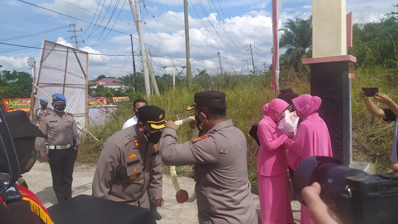 AKBP Taufiq Lukman Nurhidayat Pisah Sambut Dengan Kapolres Rohul Yang Baru AKBP Eko Wimpiyanto