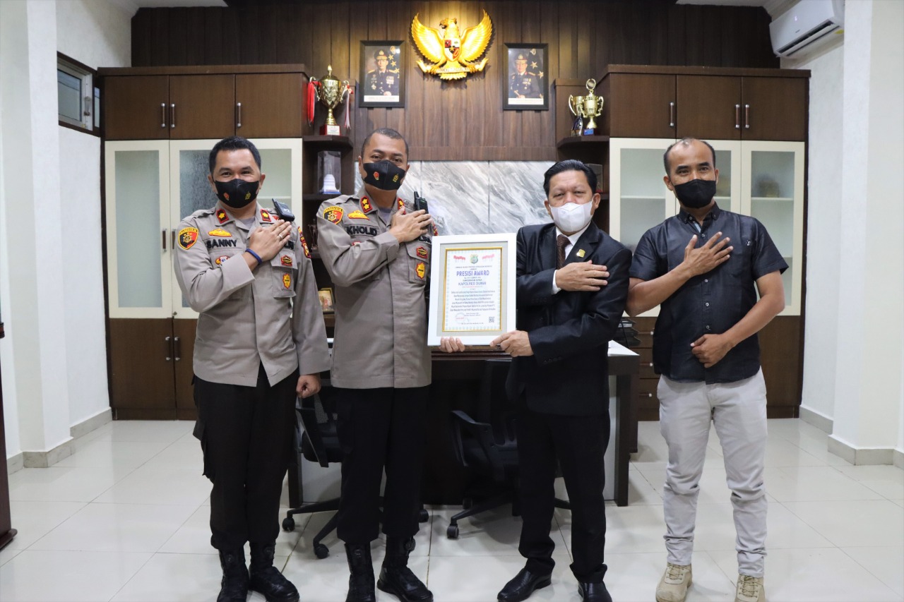 Kapolres Dumai Terima Penghargaan atas Dedikasi Dan Loyalitas Yang Tinggi Dalam Mengungkap Sindikat Narkoba Internasional