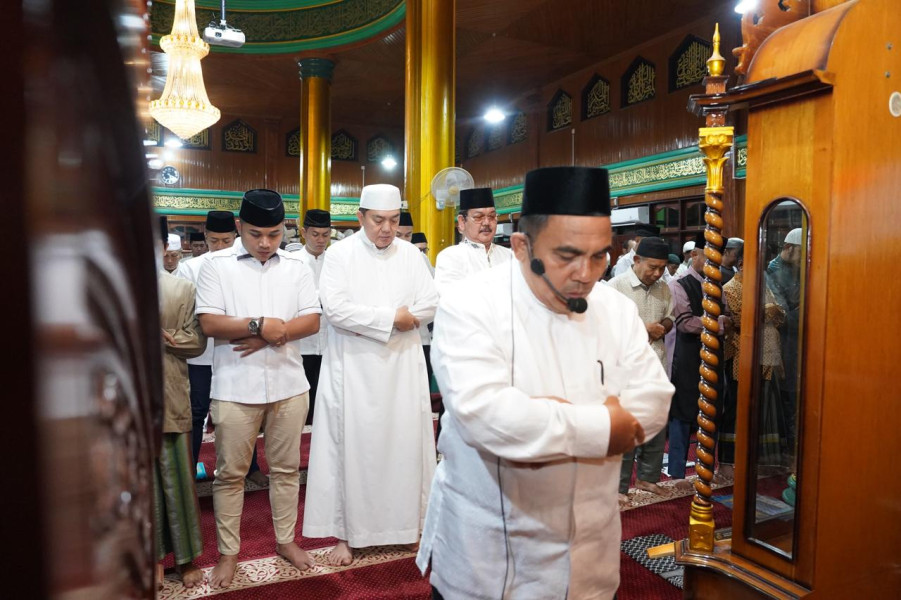 Syafari Subuh Ramadhan Kapolda Riau Di Mesjid Paripurna Al-Muhsinin Pekanbaru