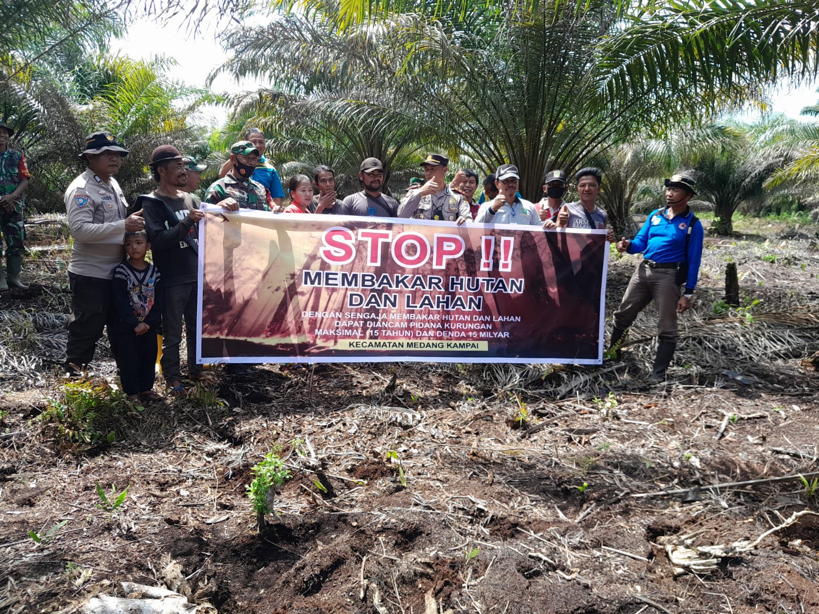 Bersama Forkopimca, Danramil 04 Laksanakan Sosialisasi dan Patroli Cegah Karhutla