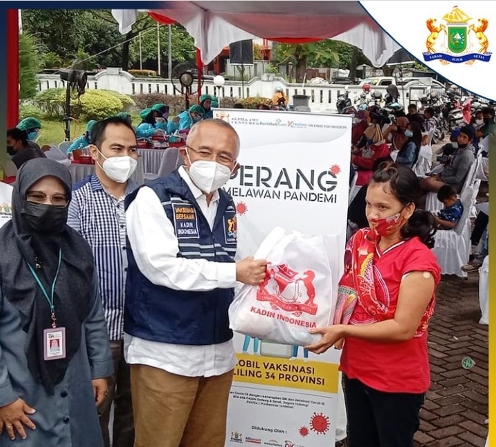 Gandeng Kadin Daerah Dan OJK, Kadin Indonesia Salurkan 10.000 dosis Vaksin Gotong Royong untuk Percepat Herd Immunity di Provinsi Riau