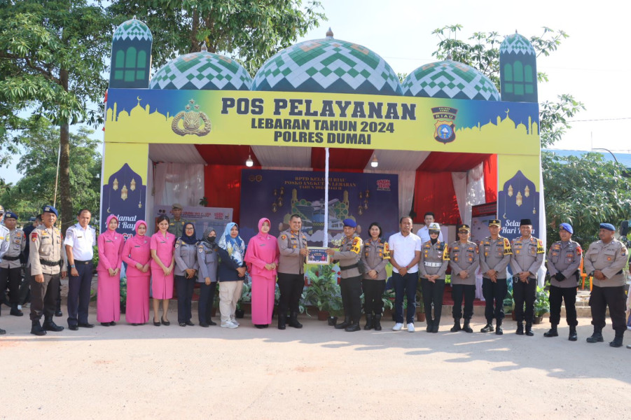 Kapolres Dumai Bersama Ketua Bhayangkari Kunjungi Pos Pam Dan Pos Yang Lebaran Tahun 2024