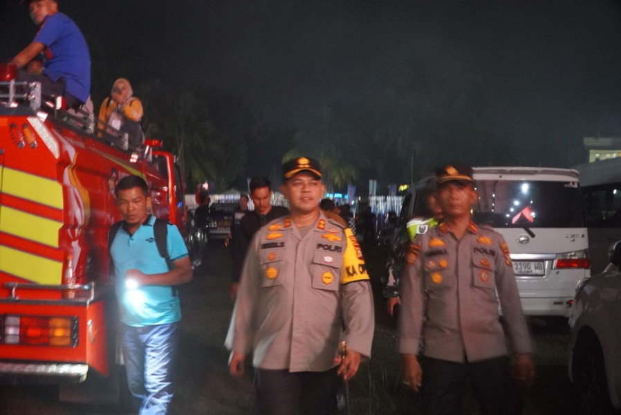 Kapolres Rohul AKBP Budi Setiyono, Pimpin Patroli Blue Light Skala Besar Di Wilayah Hukum Tambusai Utara
