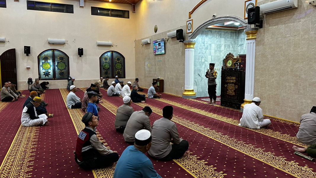 Sat Samapta Polres Dumai Tunaikan Ibadah Sholat Subuh Berjama'ah Keliling