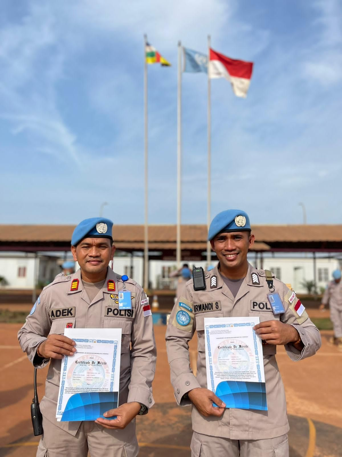 Dua Personel Brimob Polda Riau Peroleh Penghargaan Dari Satgas Garuda Bhayangkara FPU 3 MINUSCA