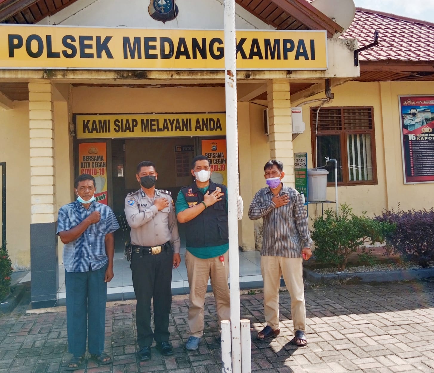 Disambut Hangat Pokdar Kamtibmas Kecamatan Medang Kampai di Polsek
