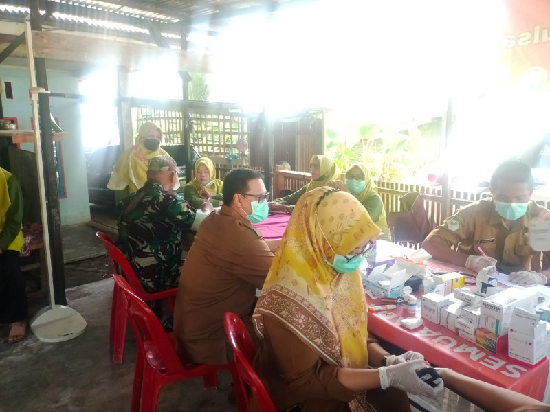 Jemput Bola, Puskesmas Kelurahan Bukit Timah Lakukan Pengobatan Gratis Bagi Warga RT. 06 Kecamatan Dumai Selatan