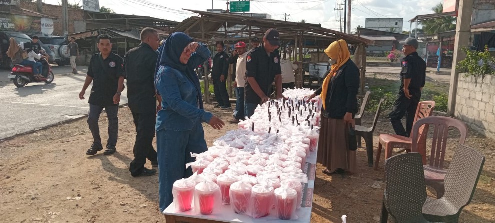 GRIB Jaya PAC Sungai Sembilan Bersama Organisasi Pemuda Gelar Aksi Sosial Berbagi Takjil Di Bulan Ramadhan